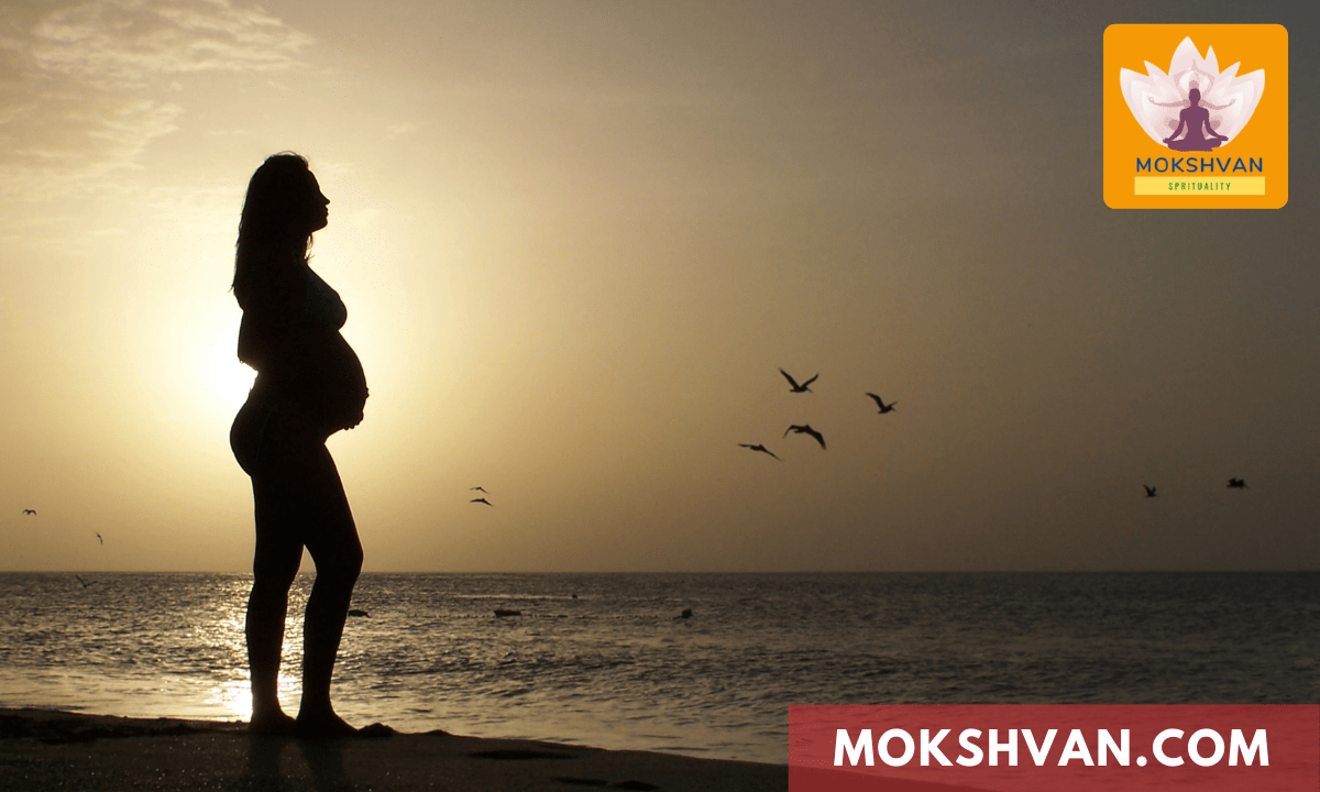 Read more about the article गर्भावस्था के दौरान आलूबुखारा खाने के फायदे और नुकसान, साथ ही खाने का सही समय और तरीका